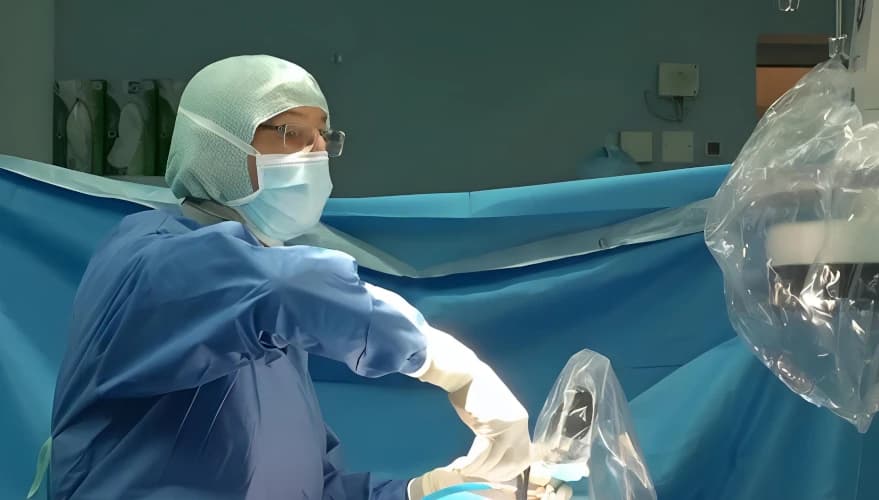 Démonstration de la technique d'endoscopie biportale rachidienne